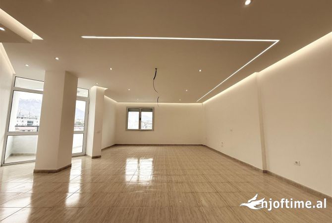 Ambient biznesi me qera 3+1 ne Tirane - 1,700 Euro