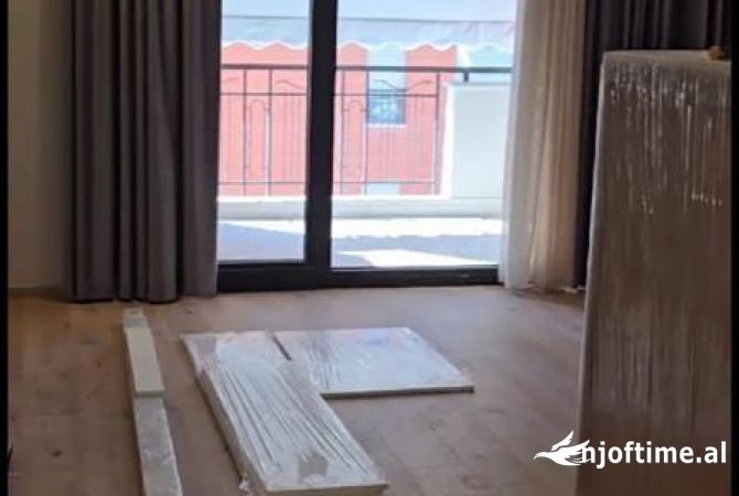 Shtepi me qera 2+1 ne Tirane - 1,000 Euro