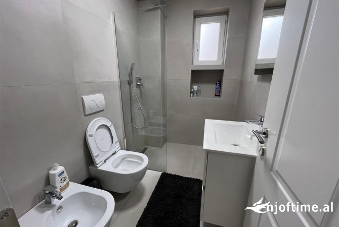 Shtepi me qera Apartament ne Tirane, 1+1, Mobilimi E mobiluar, Pagesa 650  Euro.
