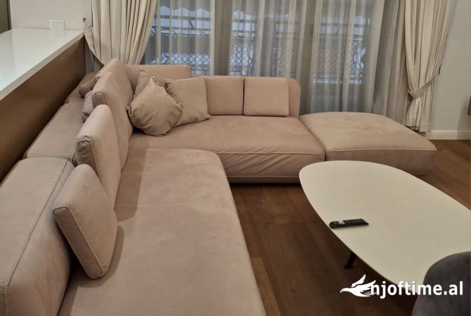 Shtepi me qera 2+1 ne Tirane - 1,250 Euro