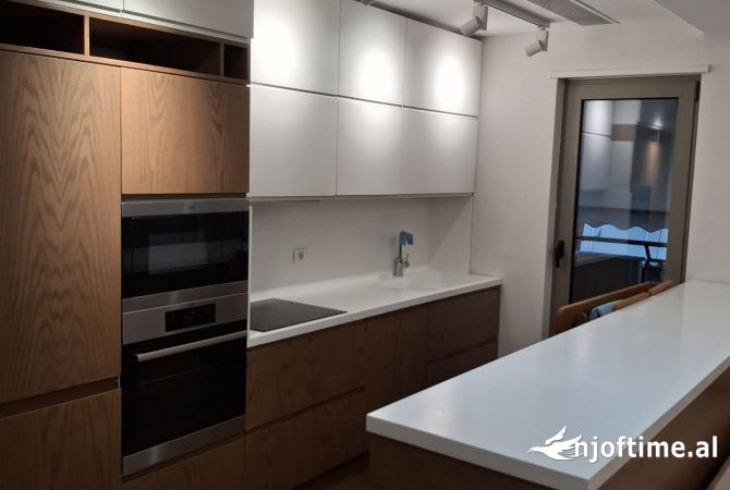 Shtepi me qera 2+1 ne Tirane - 1,250 Euro