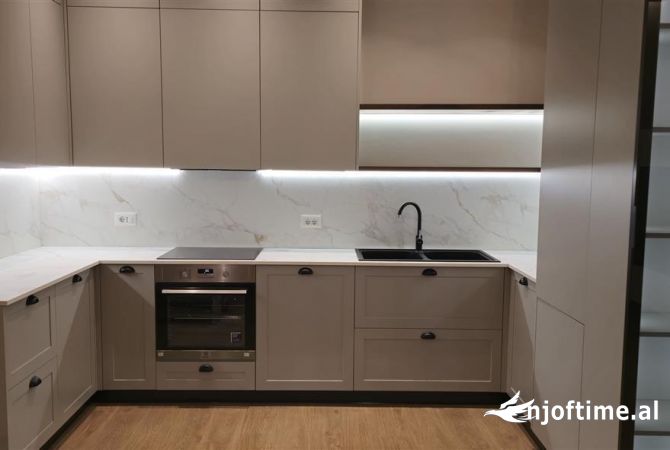 Shtepi me qera Apartament ne Tirane, 2+1, Mobilimi E mobiluar, Pagesa 1,200  Euro.