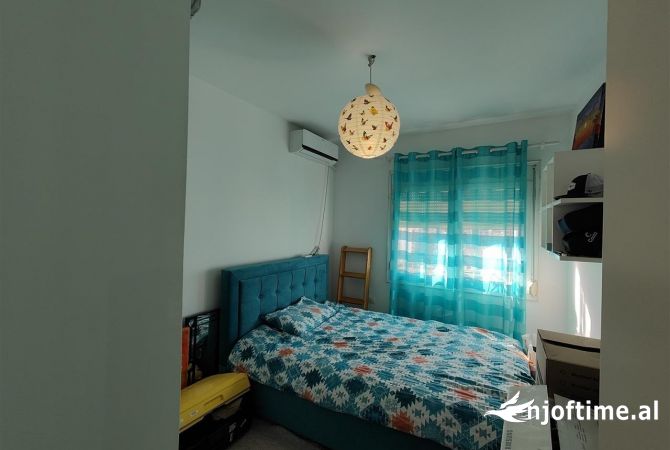 Shtepi me qera Apartament ne Tirane, 2+1, Mobilimi E mobiluar, Pagesa 800  Euro.