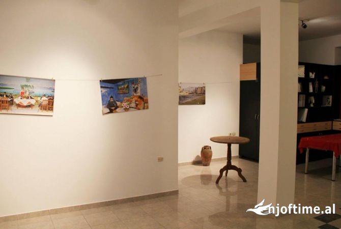 Ambient biznesi me qera 3+1 ne Tirane - 600 Euro