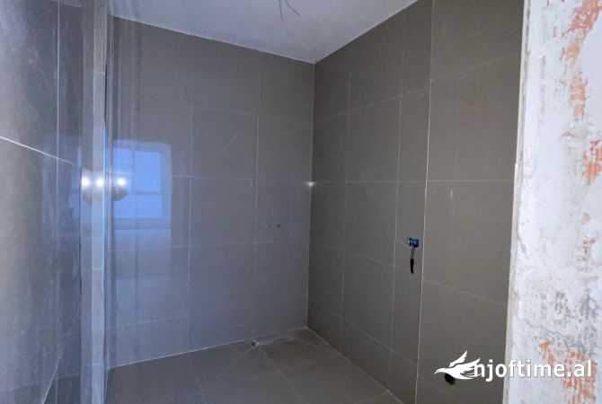 Shtepi ne shitje Apartament ne Tirane, 2+1, Mobilimi Bosh, pa mobiluar, Pagesa 191,000  Euro.