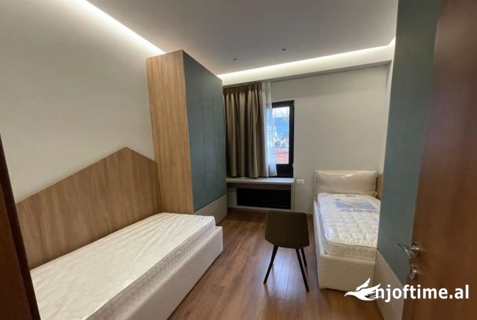 Shtepi me qera 2+1 ne Tirane - 830 Euro
