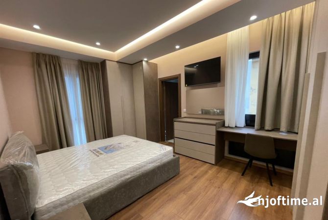 Shtepi me qera 2+1 ne Tirane - 830 Euro