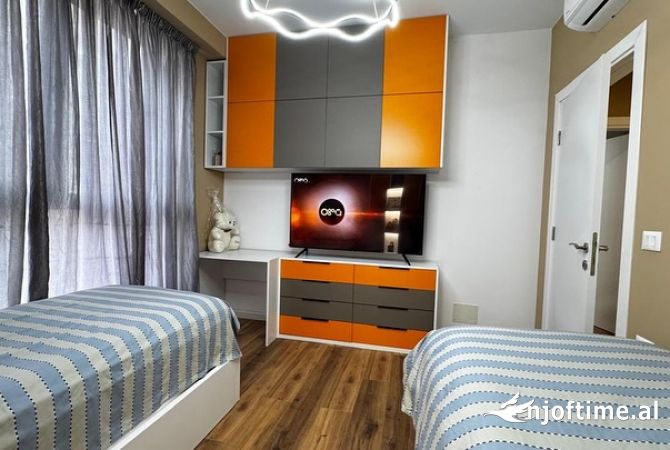 Shtepi ne shitje Apartament ne Tirane, 2+1, Mobilimi E mobiluar, Pagesa 215,000  Euro.
