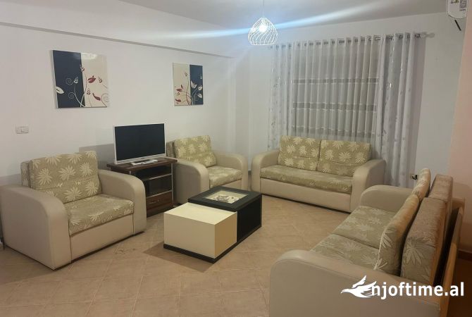 Apartament me qira prane Casa Italias 📍