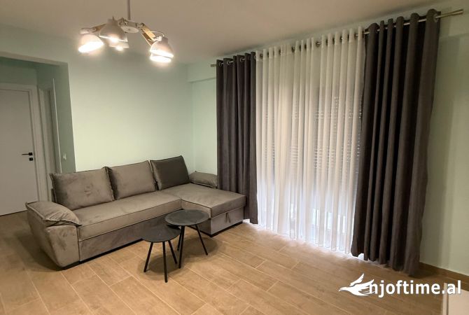 Shtepi me qera Apartament ne Tirane, 1+1, Mobilimi E mobiluar, Pagesa 550  Euro.