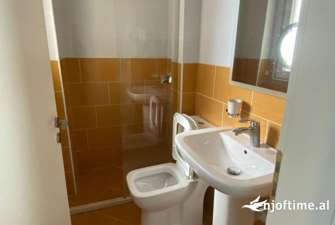 Shtepi ne shitje Apartament ne Vlore, 2+1, Mobilimi E mobiluar, Pagesa 186,450  Euro.