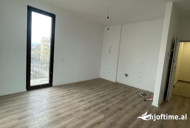 Shtepi ne shitje Apartament ne Tirane, 1+1, Mobilimi Bosh, pa mobiluar, Pagesa 294,000  Euro.