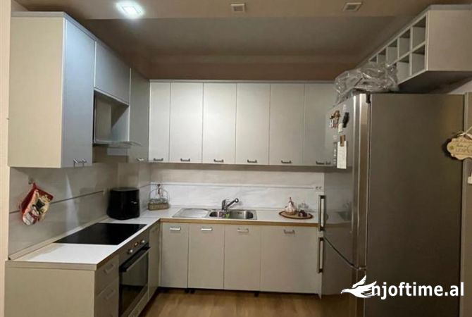 Shtepi me qera Apartament ne Tirane, 2+1, Mobilimi E mobiluar, Pagesa 750  Euro.