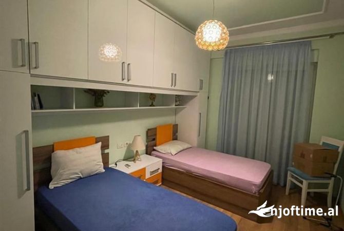 Shtepi me qera Apartament ne Tirane, 2+1, Mobilimi E mobiluar, Pagesa 750  Euro.