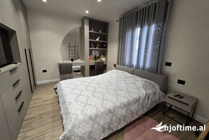 Shtepi me qera Shtepi Private ne Tirane, 2+1, Mobilimi Bosh, pa mobiluar, Pagesa 550  Euro.