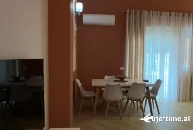 Shtepi me qera 2+1 ne Tirane - 800 Euro