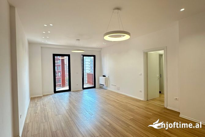 Ambient biznesi me qera 3+1 ne Tirane - 1,600 Euro