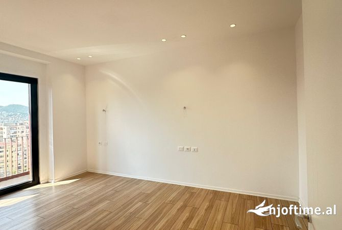 AMBIENT BIZNESI ME QERA TE GARDEN BUILDING 