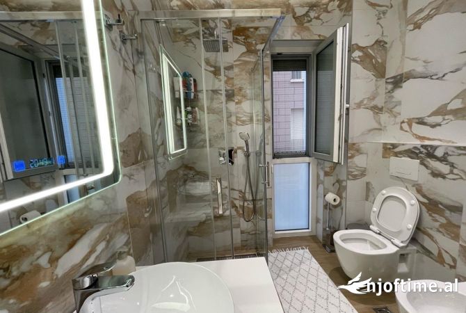 Shtepi ne shitje Apartament ne Tirane, 2+1, Mobilimi E mobiluar, Pagesa 285,000  Euro.