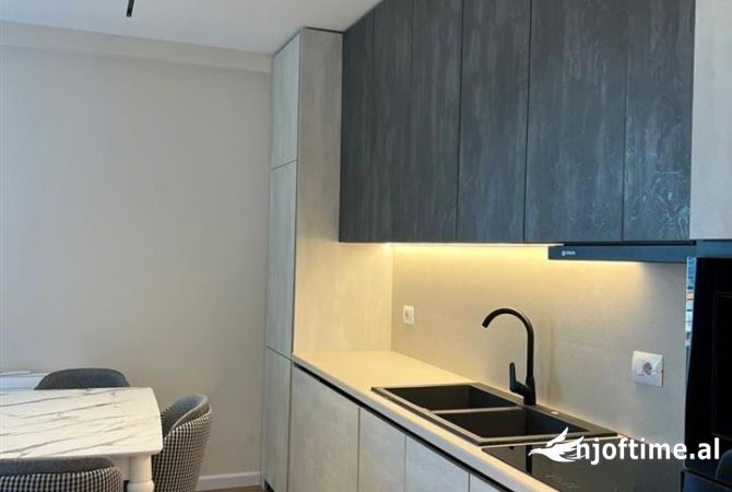 Shtepi me qera 1+1 ne Tirane - 1,300 Euro