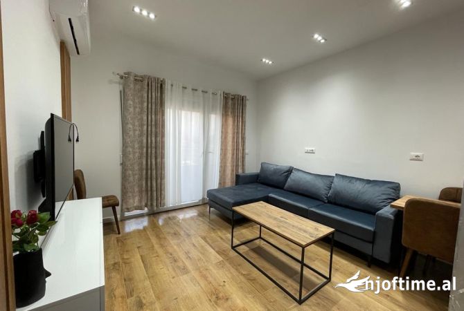 Shtepi me qera 2+1 ne Tirane - 800 Euro