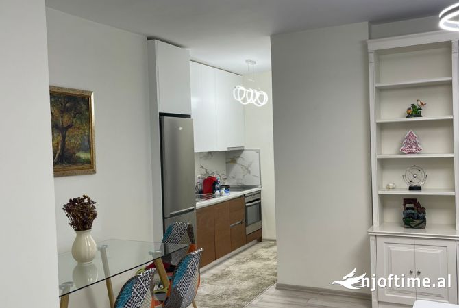 Shtepi me qera Apartament ne Tirane, 1+1, Mobilimi E mobiluar, Pagesa 900  Euro.