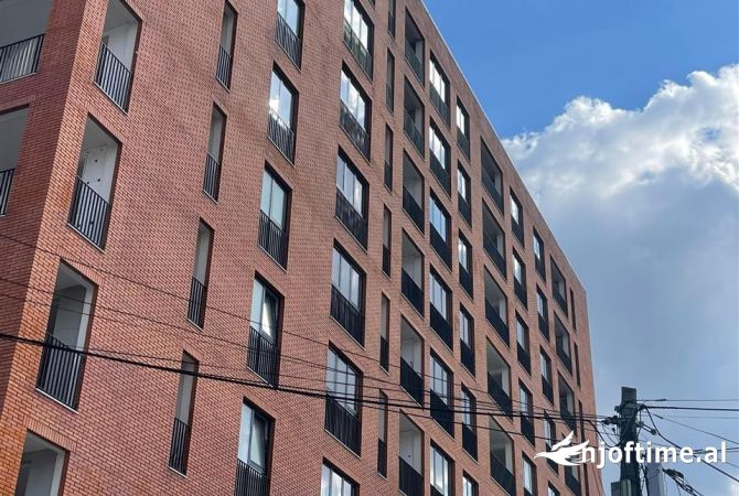 Shtepi ne shitje Apartament ne Tirane, 2+1, Mobilimi Bosh, pa mobiluar, Pagesa 144,001  Euro.