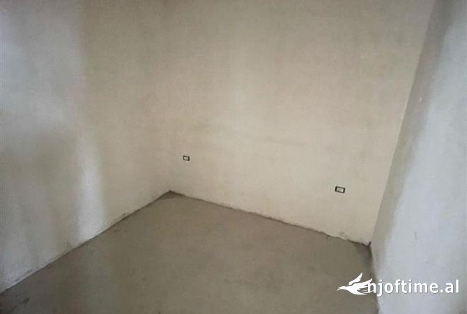 Shtepi ne shitje 2+1 ne Tirane - 102,001 Euro
