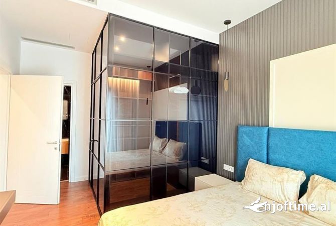 Shtepi me qera Apartament ne Tirane, 3+1, Mobilimi E mobiluar, Pagesa 2,500  Euro.