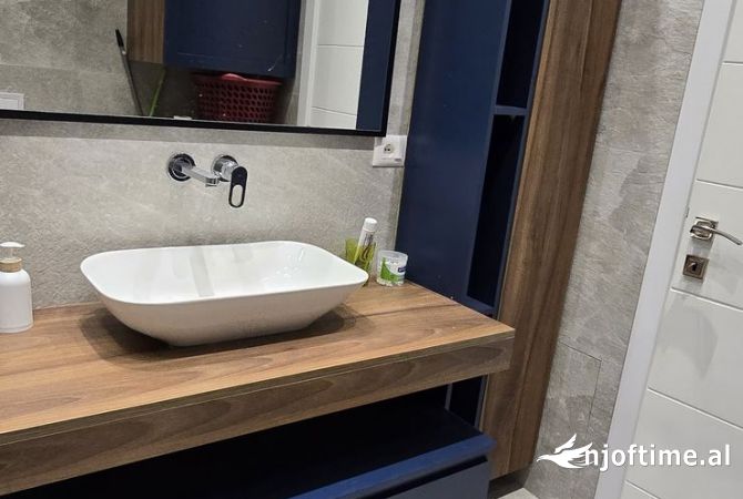 Shtepi me qera Apartament ne Tirane, 1+1, Mobilimi Bosh, pa mobiluar, Pagesa 750  Euro.