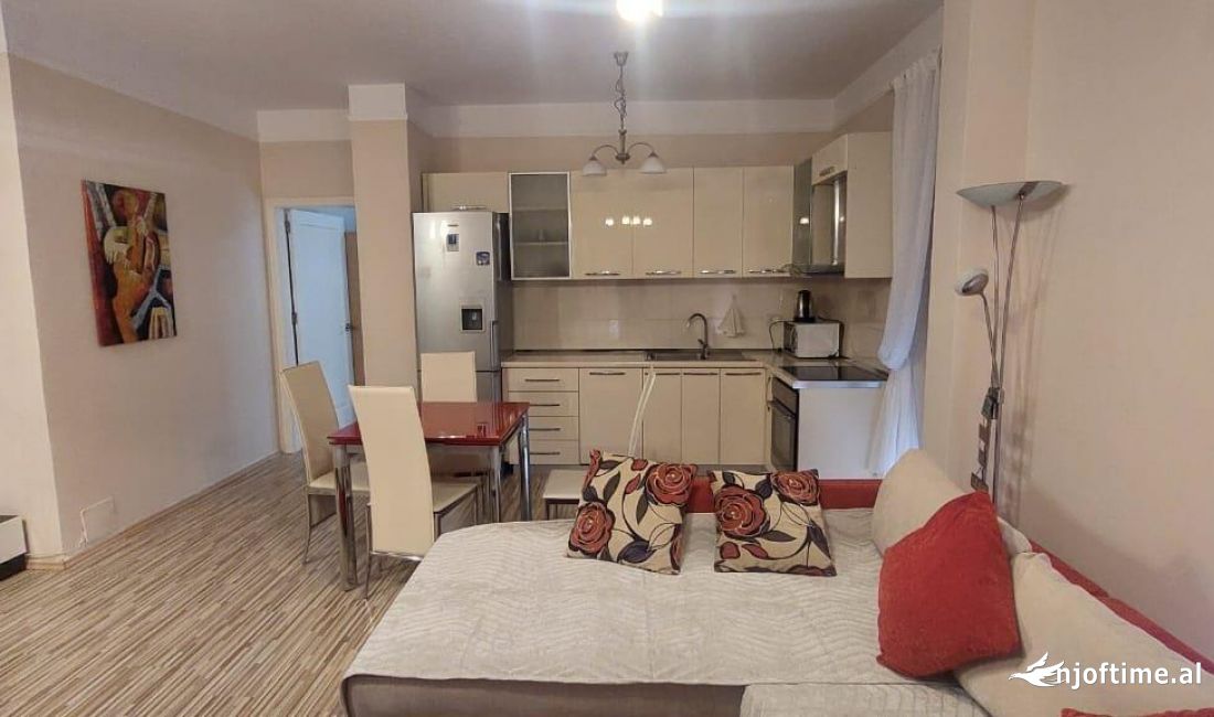 Shtepi me qera Apartament ne Tirane, 2+1, Mobilimi E mobiluar, Pagesa 799  Euro.