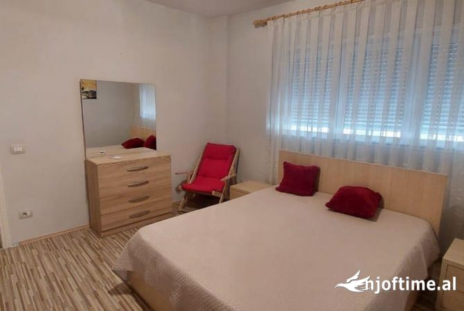 Shtepi me qera Apartament ne Tirane, 2+1, Mobilimi E mobiluar, Pagesa 799  Euro.