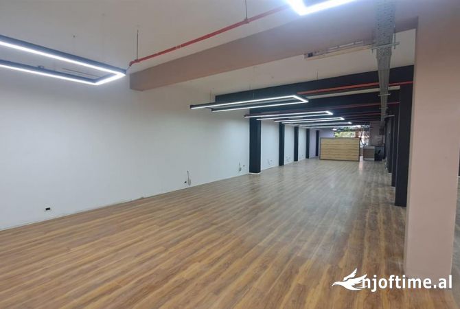 Ambient biznesi me qera 1+1 ne Tirane - 2,500 Euro