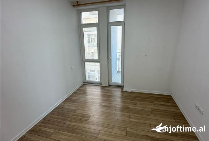 Ambient biznesi me qera 3+1 ne Tirane - 1,500 Euro