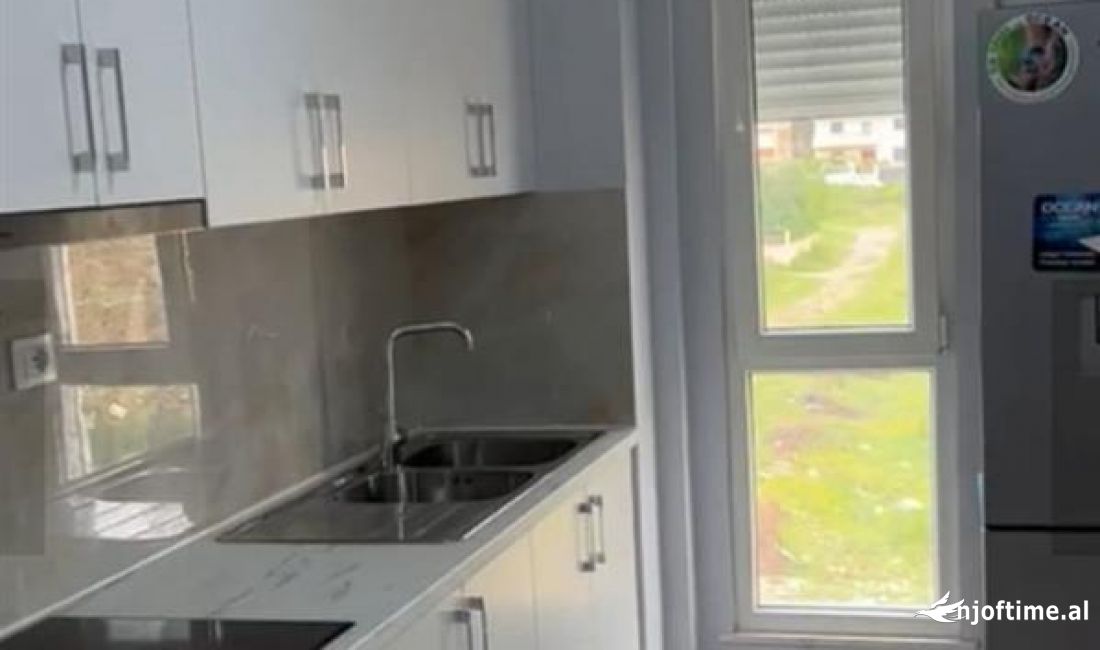 Shtepi ne shitje Apartament ne Tirane, 2+1, Mobilimi E mobiluar, Pagesa 95,000  Euro.