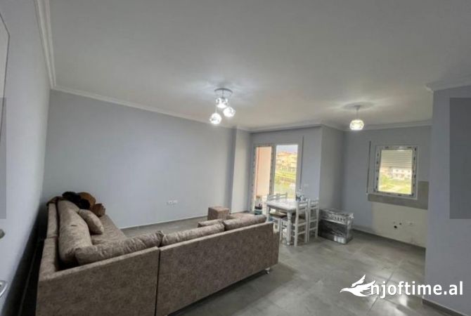 Shtepi ne shitje Apartament ne Tirane, 2+1, Mobilimi E mobiluar, Pagesa 95,000  Euro.
