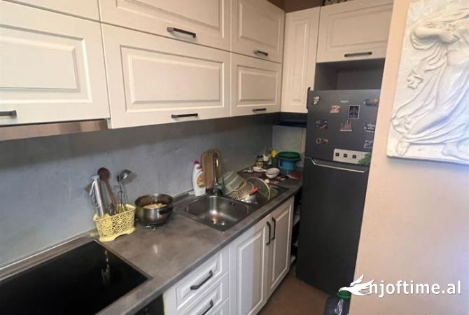 Shtepi me qera Apartament ne Tirane, 1+1, Mobilimi E mobiluar, Pagesa 400  Euro.