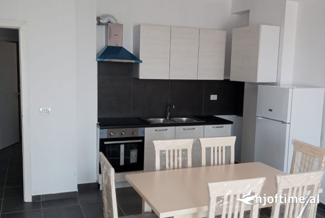 Shtepi me qera 2+1 ne Tirane - 400 Euro