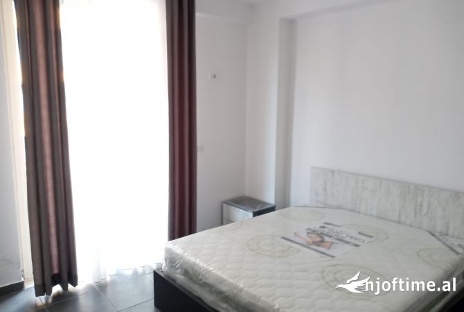 Shtepi me qera 2+1 ne Tirane - 400 Euro