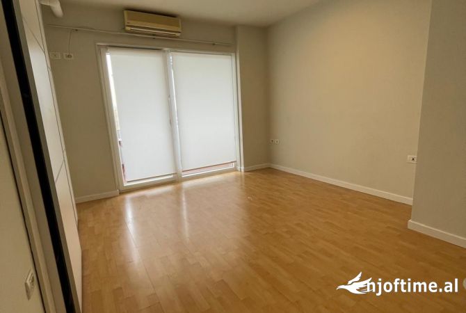 Shtepi me qera Apartament ne Tirane, 2+1, Mobilimi E mobiluar, Pagesa 1,200  Euro.