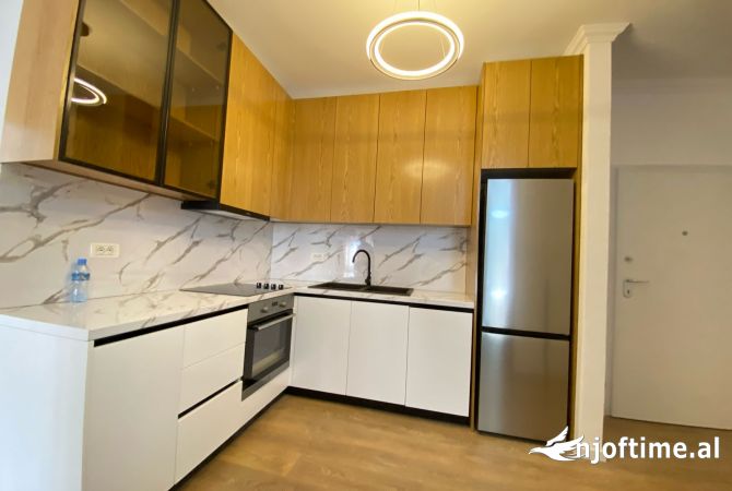 Shtepi me qera Apartament ne Tirane, 2+1, Mobilimi E mobiluar, Pagesa 750  Euro.