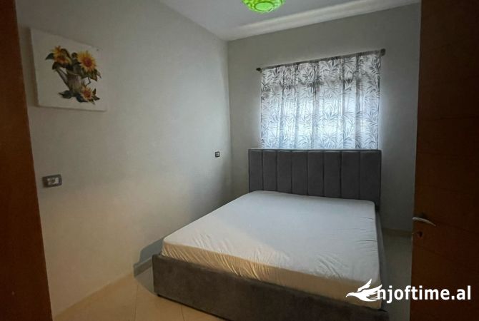 Shtepi me qera Apartament ne Tirane, 2+1, Mobilimi E mobiluar, Pagesa 450  Euro.