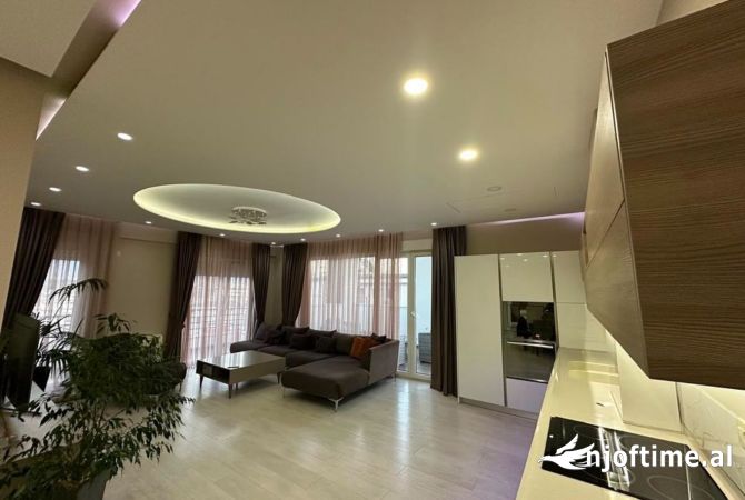 Shtepi me qera Apartament ne Tirane, 3+1, Mobilimi E mobiluar, Pagesa 1,100  Euro.