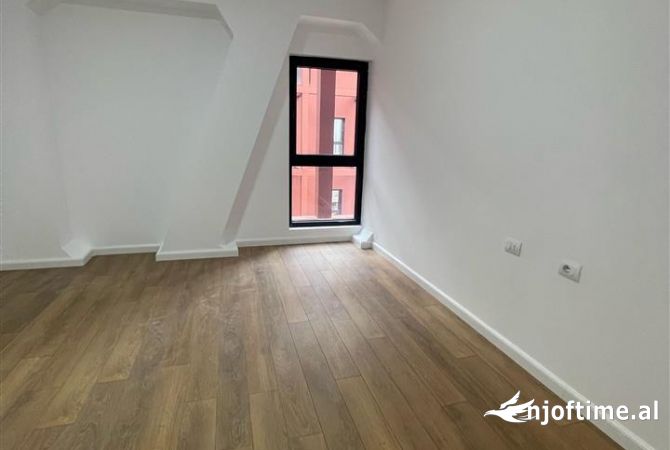 Ambient biznesi me qera 3+1 ne Tirane - 1,450 Euro