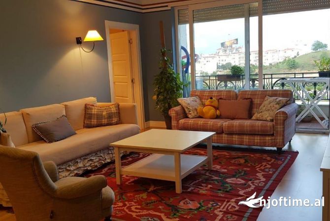 Shtepi me qera 3+1 ne Tirane - 1,100 Euro