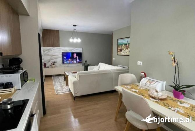 Shtepi ne shitje Apartament ne Tirane, 2+1, Mobilimi E mobiluar, Pagesa 350,000  Euro.