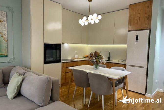 Shtepi me qera Apartament ne Tirane, 1+1, Mobilimi E mobiluar, Pagesa 950  Euro.