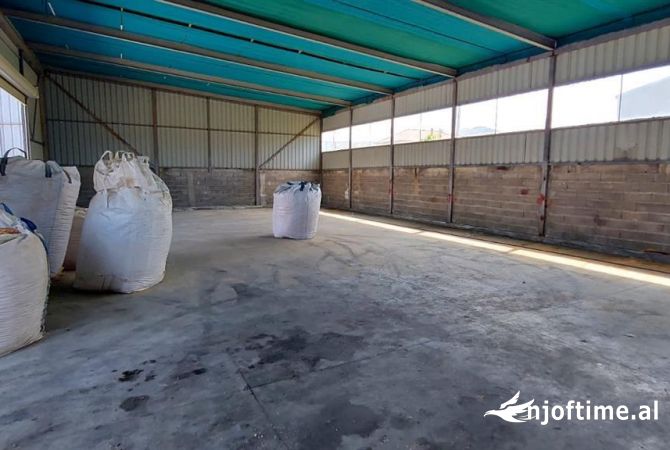 Ambient biznesi me qera 4+1 ne Tirane - 1,300 Euro