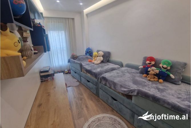 Shtepi ne shitje Apartament ne Tirane, 2+1, Mobilimi E mobiluar, Pagesa 290,000  Euro.