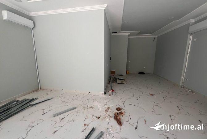 Ambient biznesi me qera 3+1 ne Tirane - 1,500 Euro